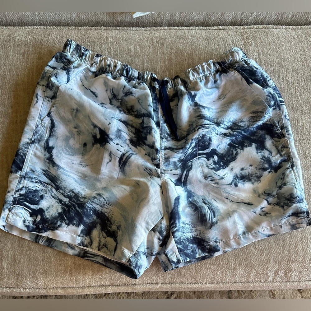 DSG Men’s  Athletic Shorts Size medium NWOT